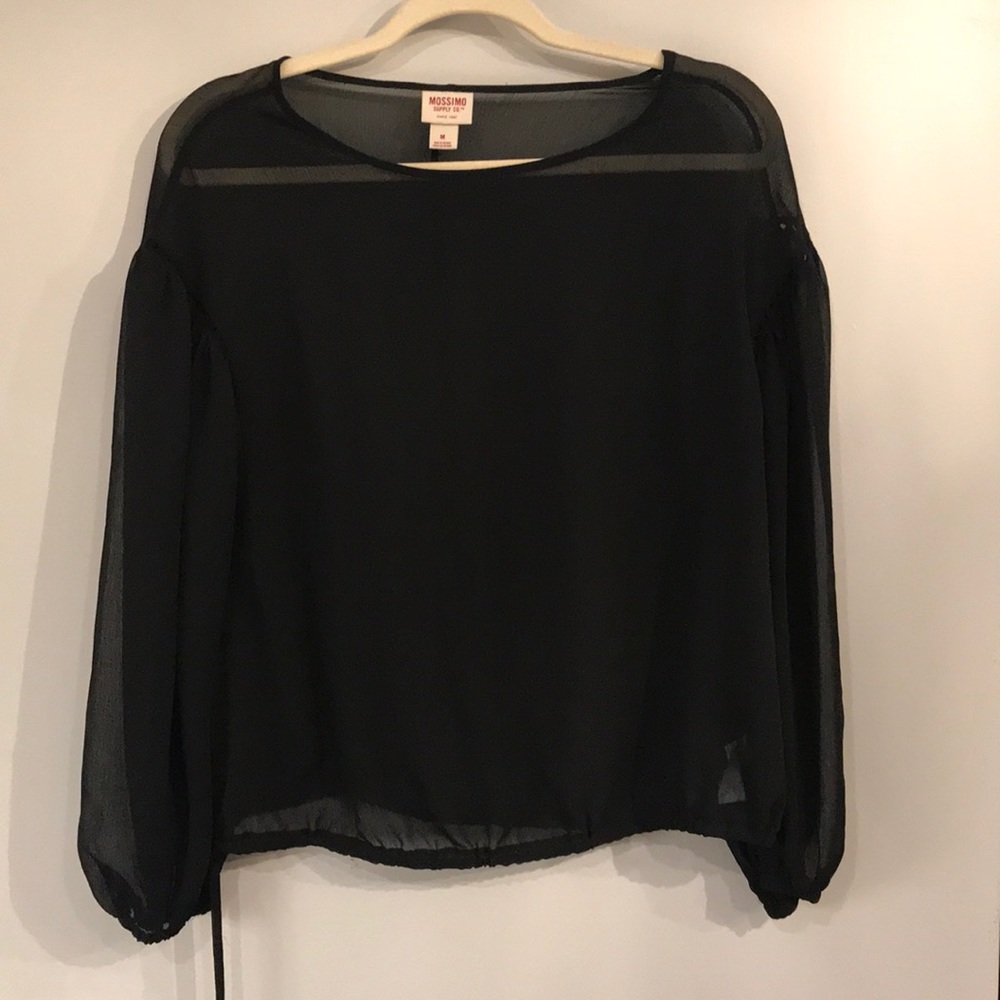Mossimo Black top M. Eyelet shoulders side tie.